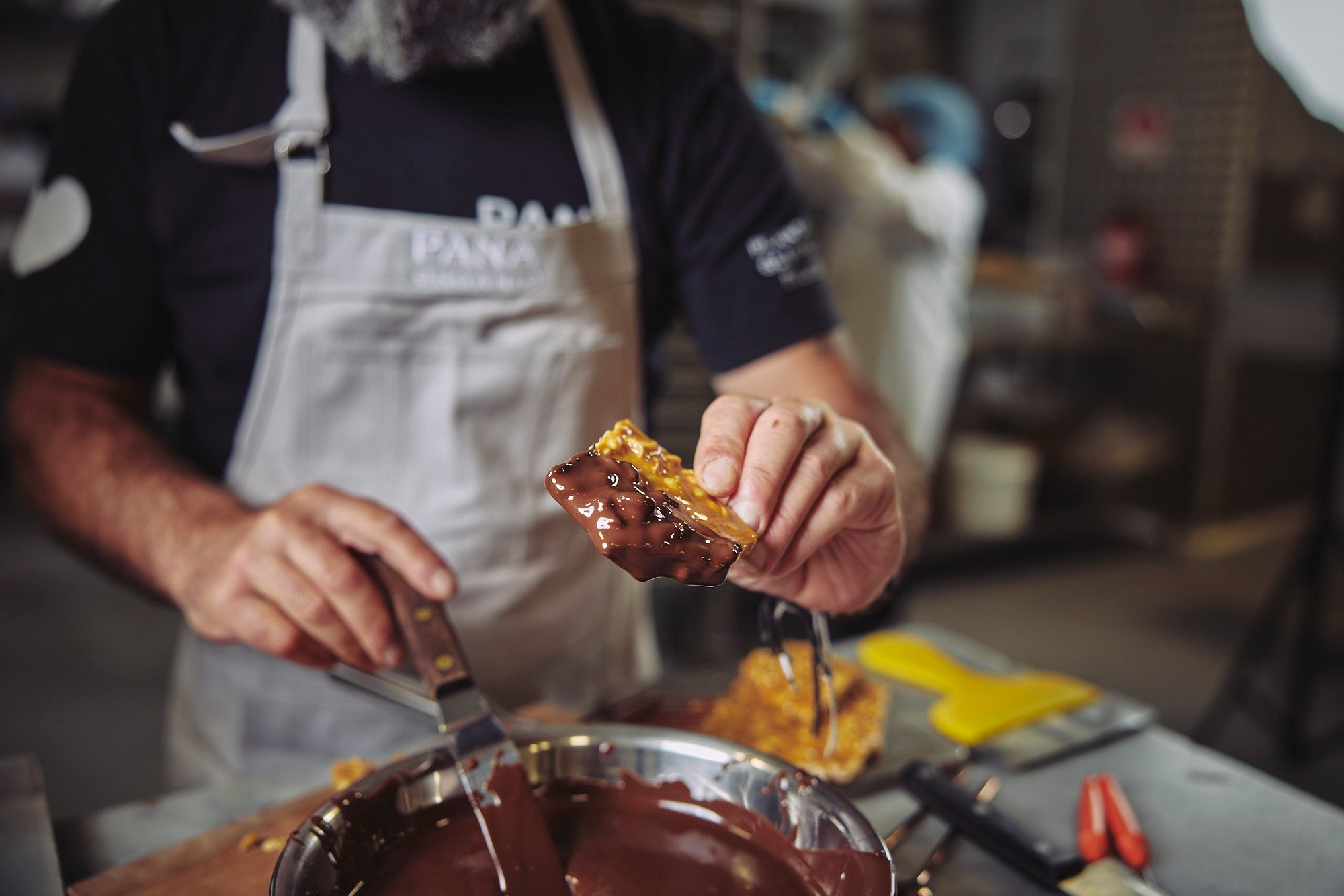 The Artisan Collection Peanut Brittle Snaps - NEW