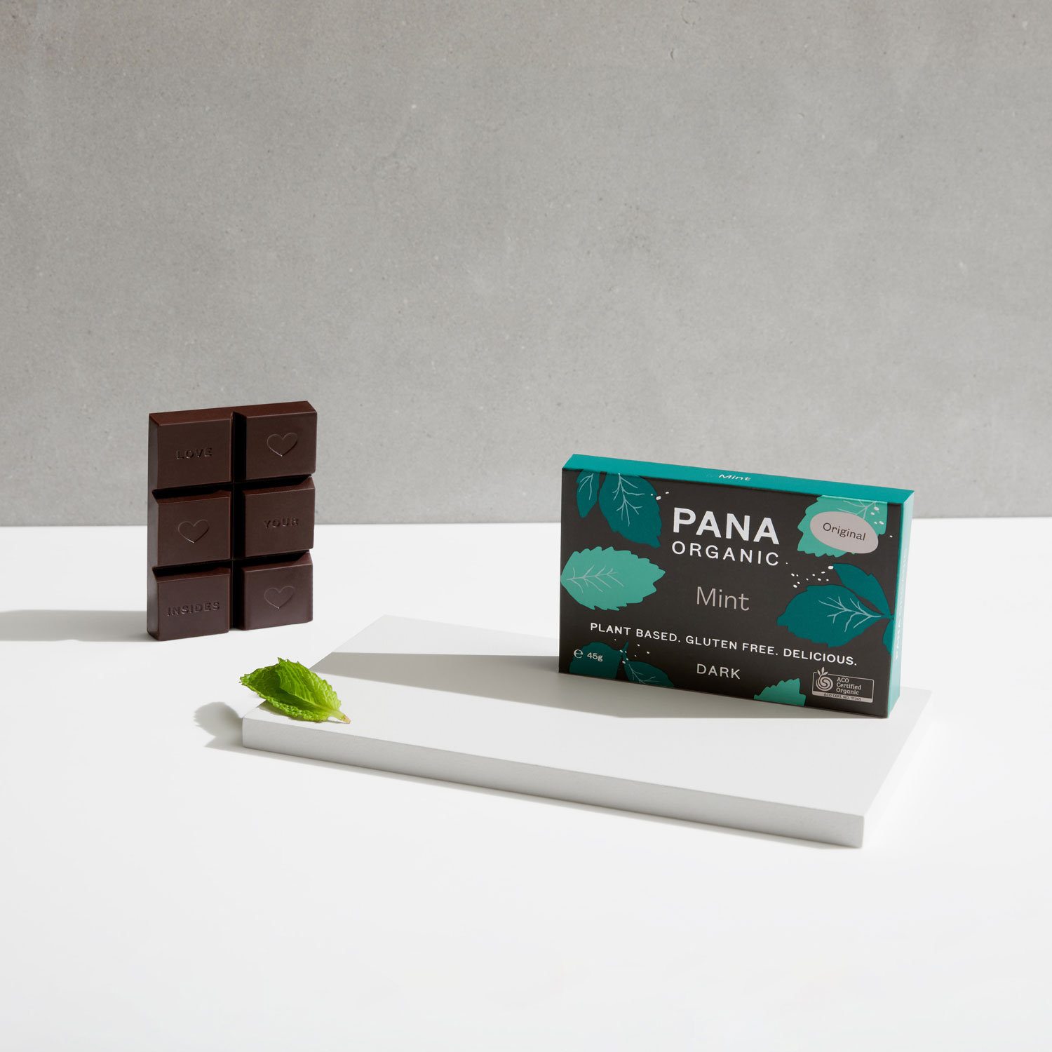 Pana_Organic_Mint_Dark_Chocolate_Bar_45g_OG_Image_2